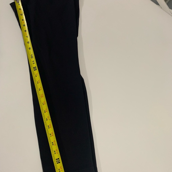 Lululemon pants size 4. - Picture 8 of 8